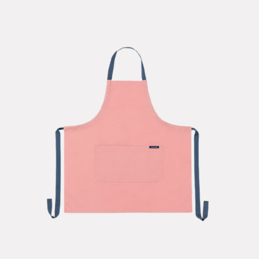 Lucio Verso Light Pink Classic Apron / ​مئزر كلاسيكي زهري فاتح من لوتشو ڤيرسو