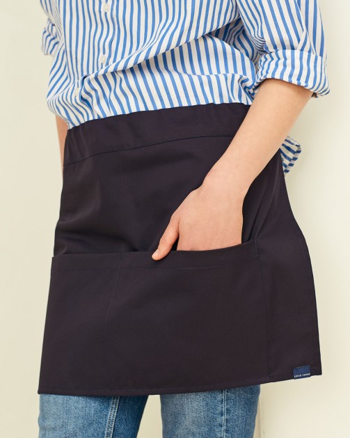 Lucio Verso Dark Blue Mini Bistro Apron/​مئزر ميني بيسترو أزرق داكن من لوتشو ڤيرسو/ 