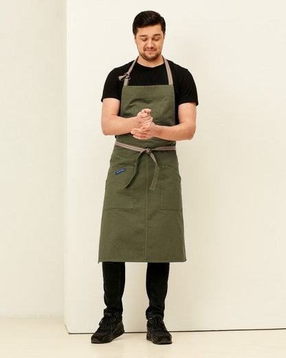 Lucio Verso Khaki Denim Classic Apron / ​مئزر كلاسيكي كاكي دينيم من لوتشو ڤيرسو