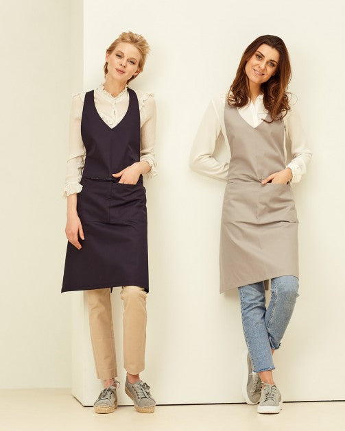 Lucio Verso Midnight Blue V-Neck Classic Apron / ​مئزر كلاسيكي أزرق ليلي بقصة V من لوتشو ڤيرسو