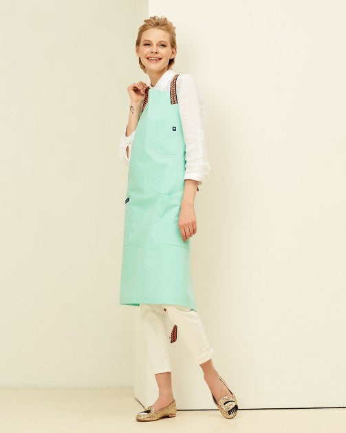 Lucio Verso Mint Cross-Back Apron/ ​مئزر  أخضر نعناعي بظهر متقاطع من لوتشو ڤيرسو / 